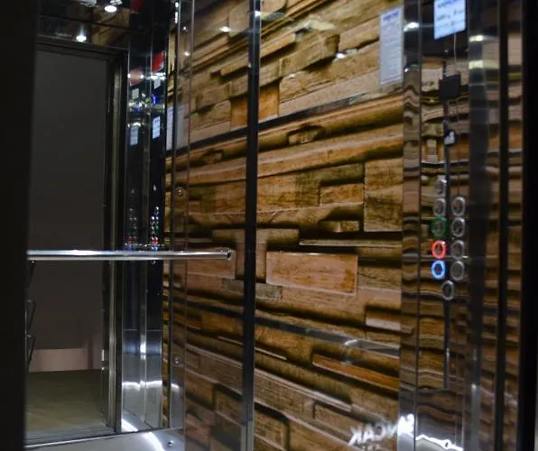 Nocleg ze śniadaniem Naz By Travelin