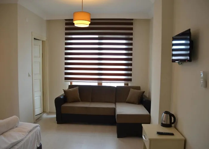 Naz By Travelin Bed & Breakfast *