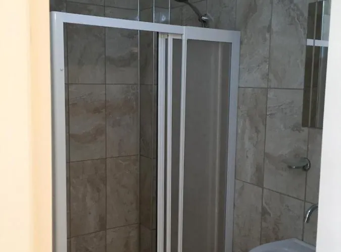 Naz By Travelin Nocleg ze śniadaniem