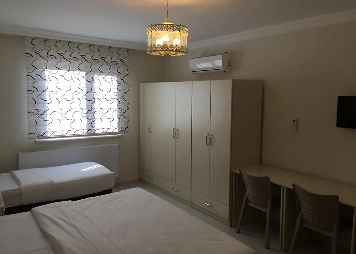 Naz By Travelin Bed & Breakfast