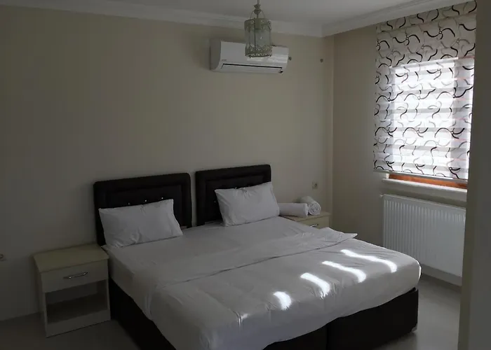 Naz By Travelin Bed & Breakfast *